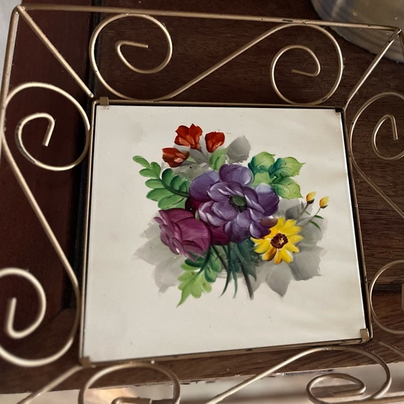 Vintage 60’s - 70’s wall decor, metal swirls framing square floral tiles - Picture 5 of 15